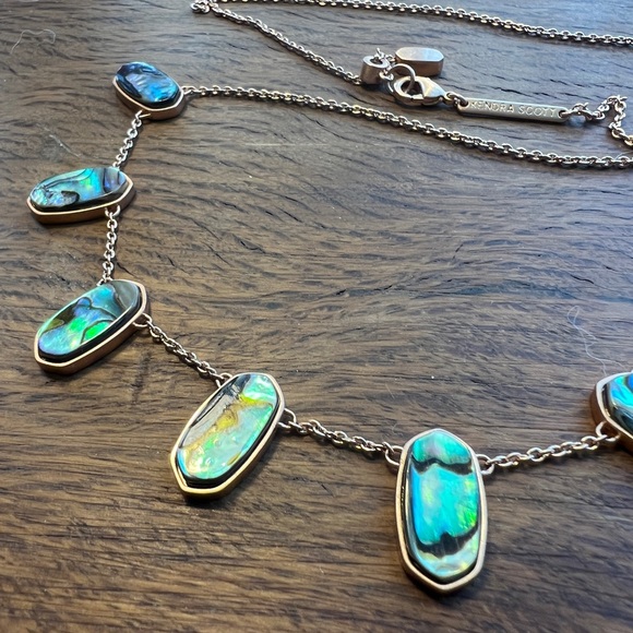 Kendra Scott Meadow Necklace in Abalone and Rose Gold - Picture 4 of 4